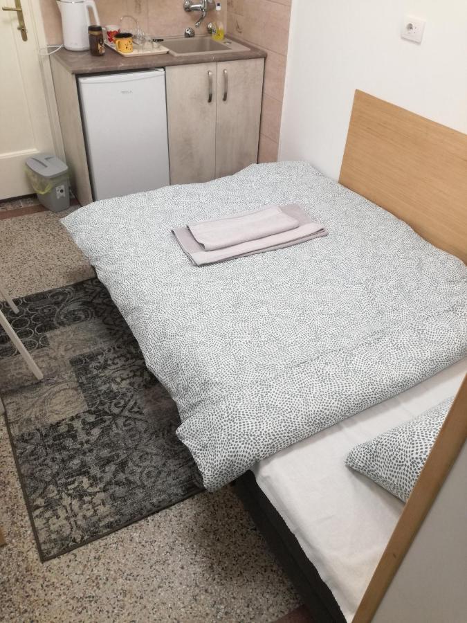 Appartement Mini Studio - One Traveler à Belgrade Extérieur photo